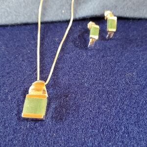Elegant Green Jade and Sterling Silver Jewelry Set, Necklace And Earrings.